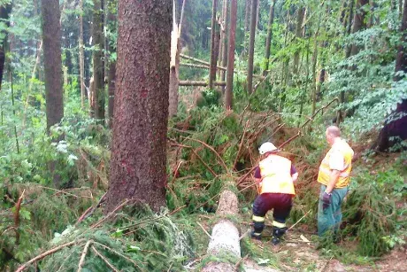 Odstraňování následků noční bouře z 8.7.2015