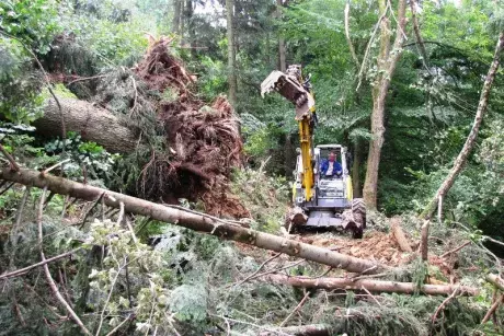 Odstraňování následků noční bouře z 8.7.2015