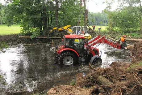 Odstraňování následků noční bouře z 8.7.2015