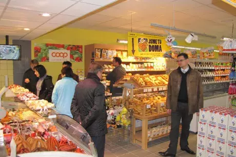 Zrekonstruovaná prodejna Konzum a pošta Partner