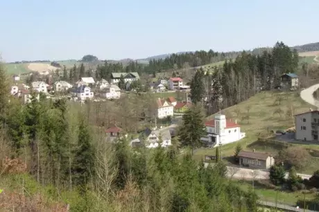 březen-květen 2017