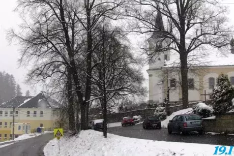 březen-květen 2017