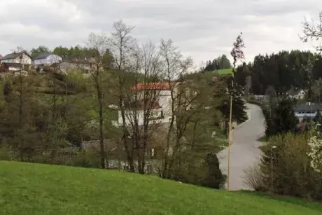 březen-květen 2017