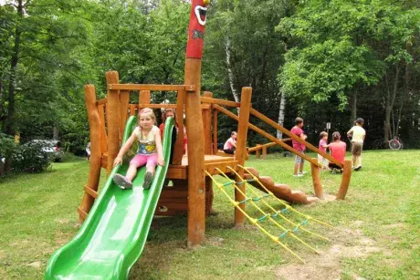 Herní a odpočinkové prvky Hřiště Bredůvka