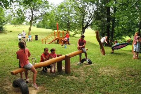 Herní a odpočinkové prvky Hřiště Bredůvka