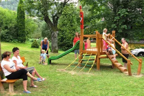 Herní a odpočinkové prvky Hřiště Bredůvka