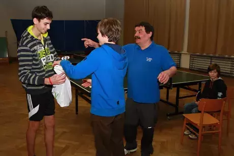 Vánoční turnaj ve stolním tenise o pohár starosty obce 27.12.2015