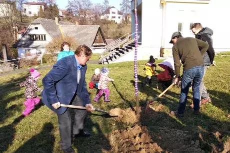Sázení pamětní lípy 17.11.2018