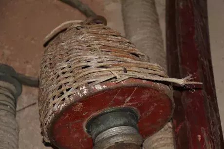 Renovace historické stříkačky,před a po.